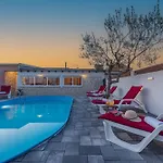 فيلة Luma Zadarvillas *